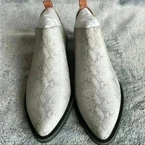 Gentle Souls by Kenneth Cole Neptune Bootie Size 6.5M NIB - Picture 8 of 11